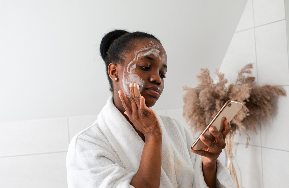 Skincare matin et soir : Ta taie d'oreiller affecte-t-elle ta peau ?